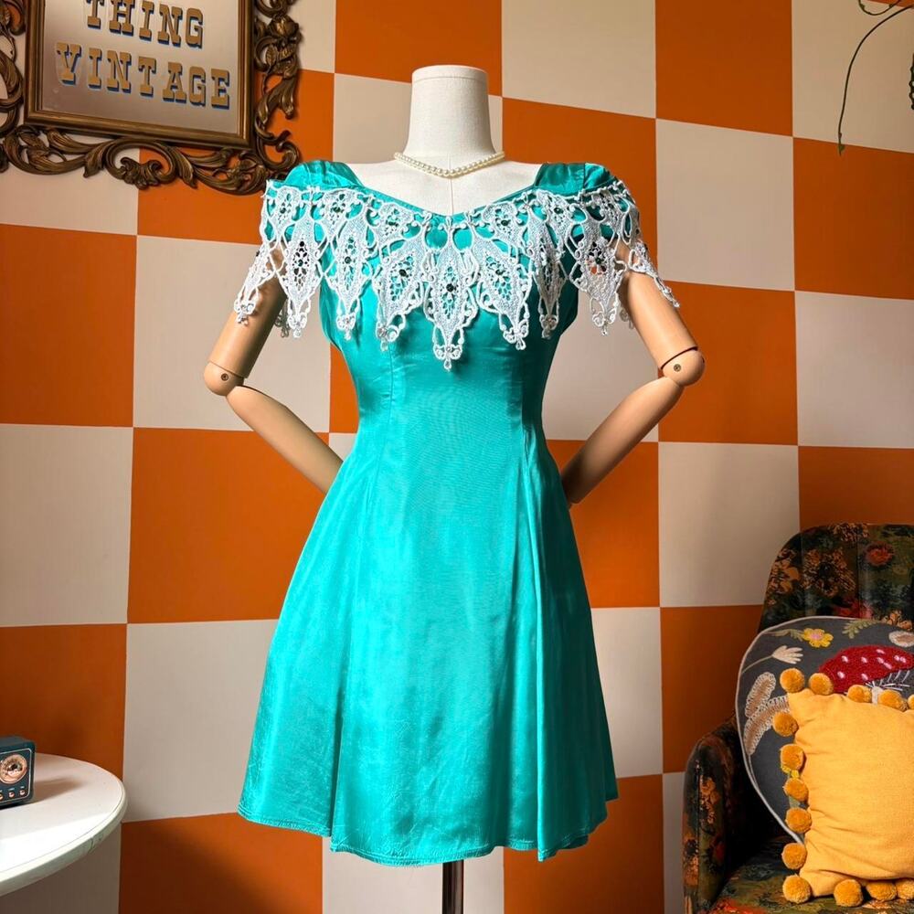 80s 90s Vintage Kelly Green Satin And Lace Faux Off the Shoulder Mini Dress